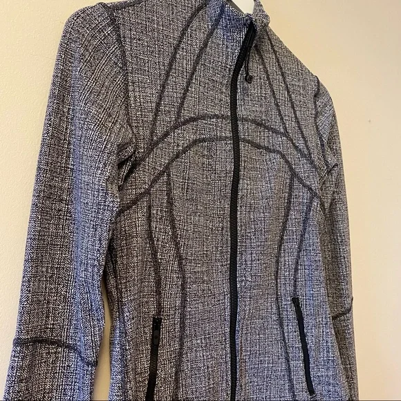 Lululemon Define Jacket in Black & White Herringbone Print Sz 6 - Picture 3 of 15